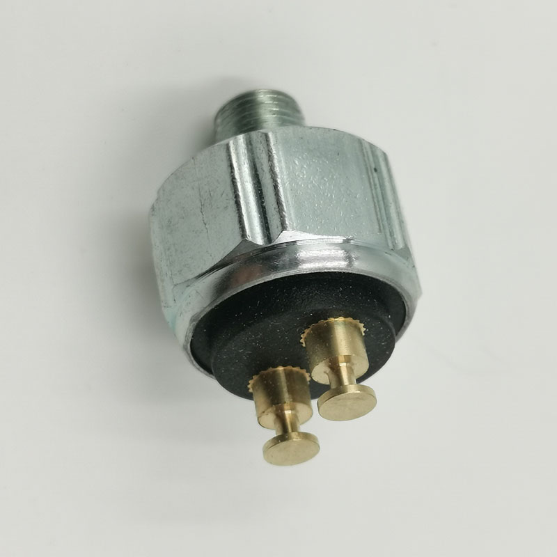 アオ　0710 Painless Wiring Low Pressure Brake Switch with Pigtail